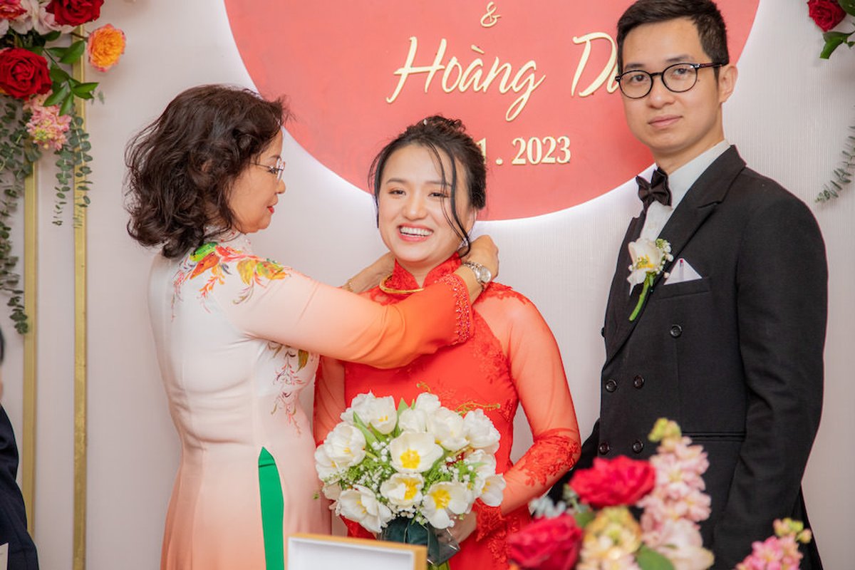 Chụp ảnh cưới áo dài: Concept, cách chọn trang phục và tạo dáng cho dâu rể