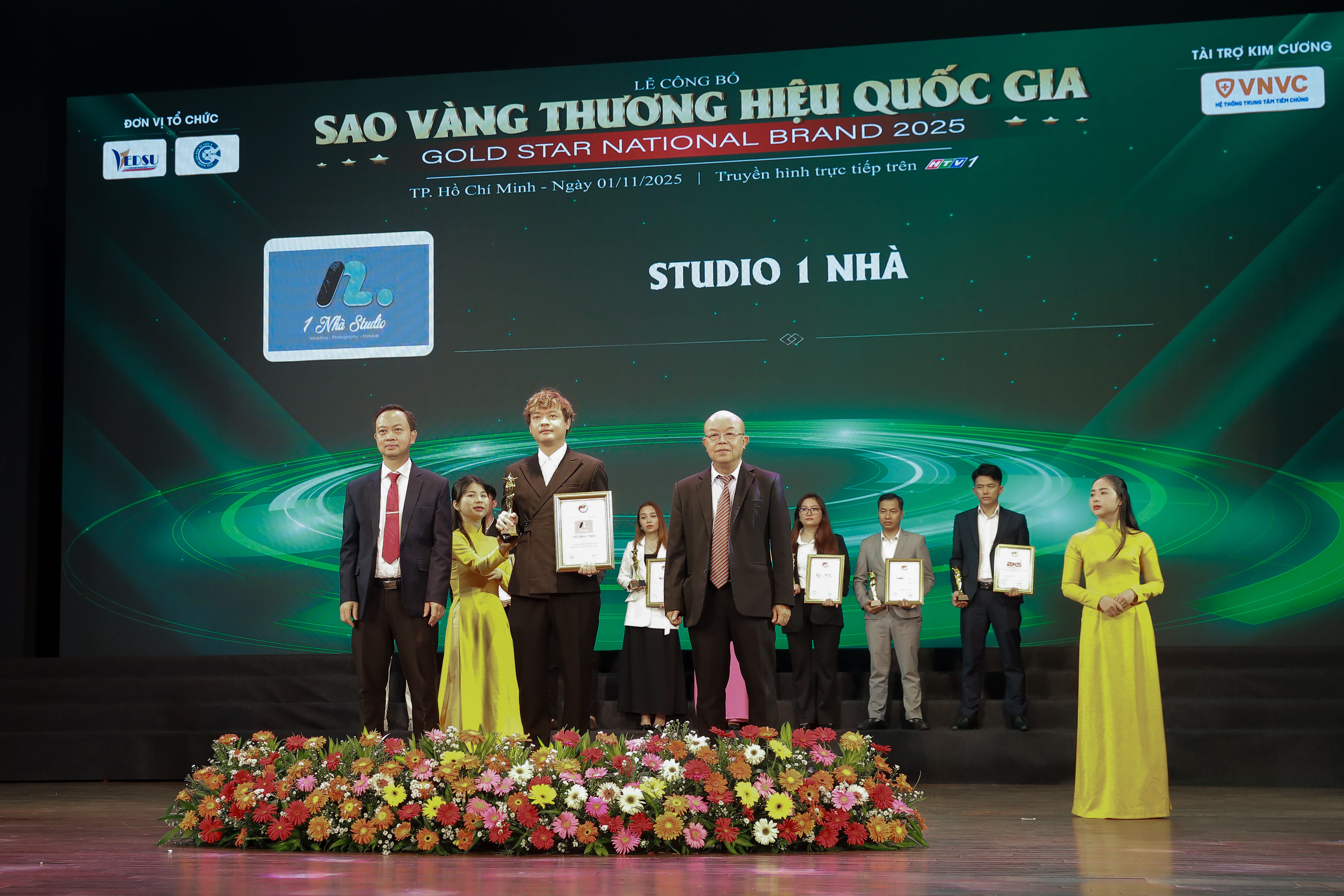 GIẢI THƯỞNG UY TÍN NHIỀU NĂM LIỀN