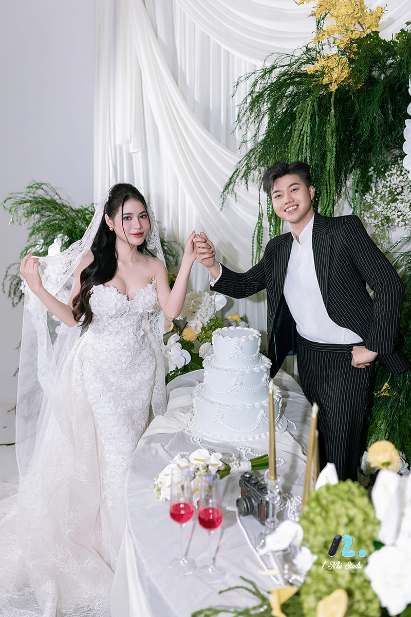 Ảnh cưới Hàn Quốc đơn giản nhưng vẫn không kém phần thanh lịch
