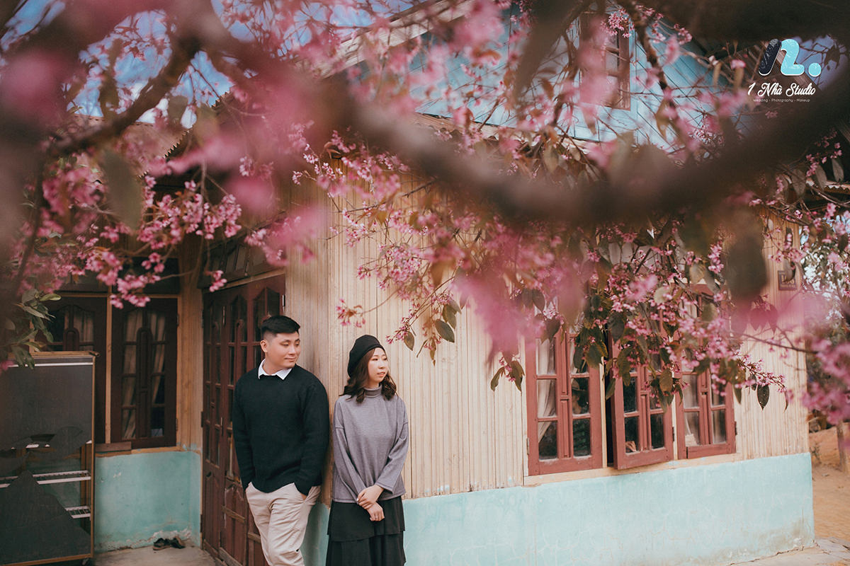 Thời tiết thường chuyển lạnh vào buổi tối dâu rể nên chuẩn bị kỹ trang phục ấm